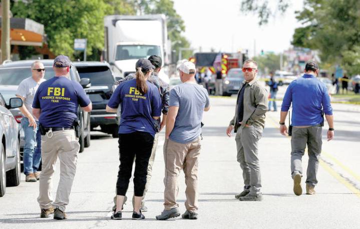 ICE officer kills man in Chicago suburb during arrest attempt