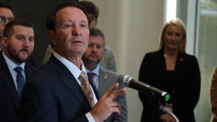 Landry doesn’t expect ‘anybody to be illegally working’ on Hyundai project