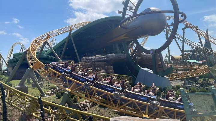 Man dies after riding Florida rollercoaster. What is Stardust Racers?