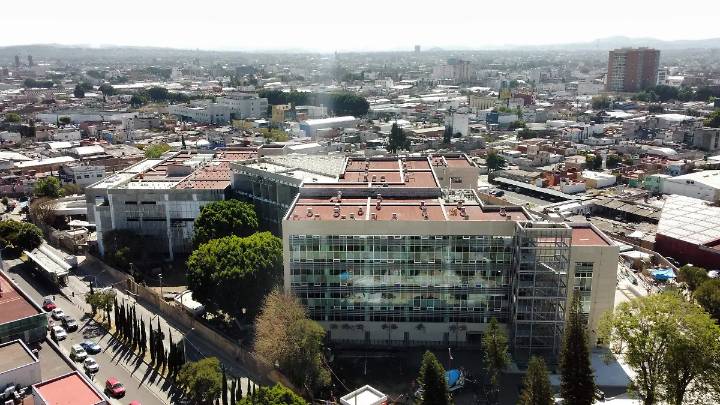 Justifica Zoé Robledo retraso en hospital de San Alejandro con demolición por etapas