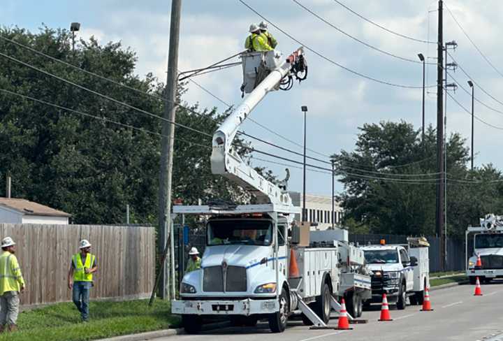 Houston residents to see higher electricity bills following CenterPoint’s winter rate adjustment
