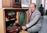 Chicago's Bruce DuMont, host of "Beyond the Beltway," dies at 81