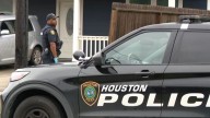 Un niño de 11 años muere tras hacer un "toco timbre y corro" en Houston, dice la Policía