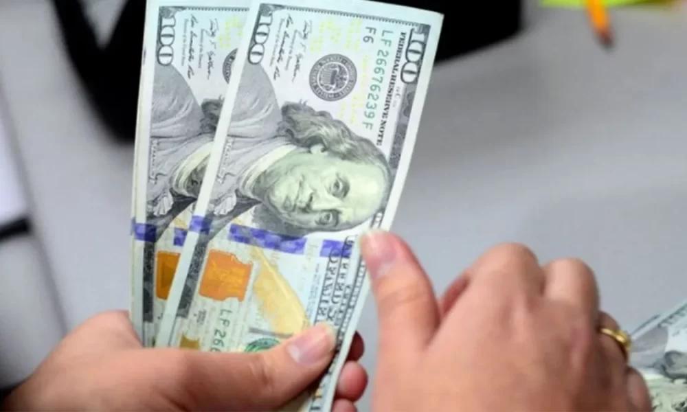 El dólar tocó el techo de la banda cambiaria y el Central vendió USD 53 millones
