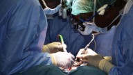 Escándalo médico en Buenos Aires: condenaron a una clínica por dejar un tubo en el cuerpo de un paciente