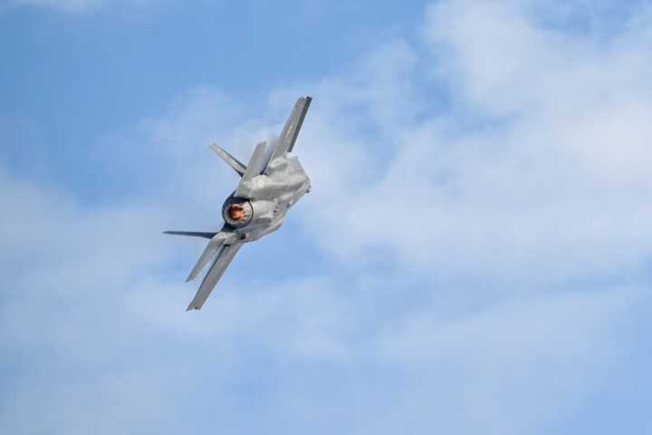 EE.UU. desplegará aviones F-35 en Puerto Rico para combatir al narcotráfico en el Caribe