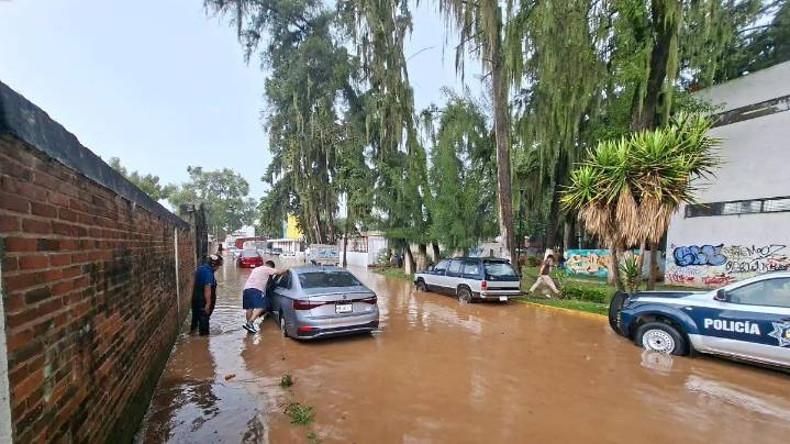 Aguacero inunda calles de Tenancingo