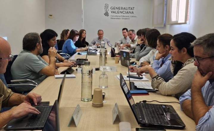 Educación negocia un protocolo que garantice la continuidad de la formación del alumnado cuando se suspendan las clases por alerta meteorológica