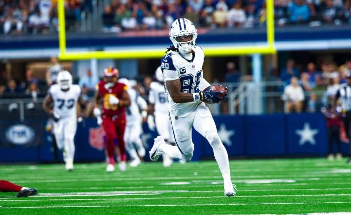 Cowboys' defense shows up, but offense still best chance for long