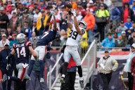 Experts release Raiders vs. Colts Week 5 predictions following Brock Bowers’ injury update