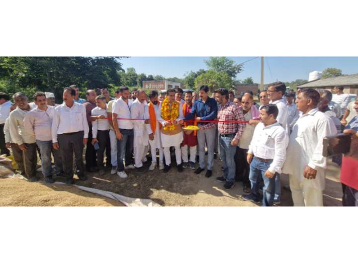 Jasrotia inaugurates Paddy Procurement Mandi at Dhanni Bhakhta