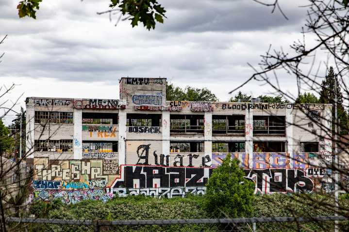 Blighted Portland building that housed Gordon’s Fireplace Shop sells for fraction of past price