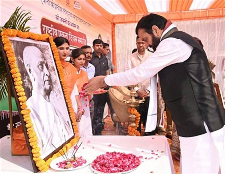 CM Saini Pays Tribute to Sardar Vallabhbhai Patel on National Unity Day at Haryana Civil Secretariat