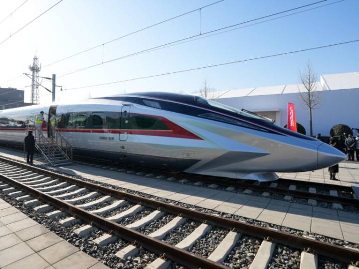 China: Presentan el nuevo Tren bala CR450, el más rápido del mundo