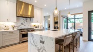 Adiós a las islas de cocina: su sustituto es mucho más práctico, elegante y cómodo