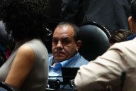 Cuauhtémoc Blanco es captado jugando pádel durante sesión de diputados sobre la Ley de Aguas