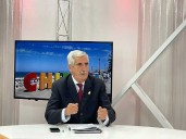 Luis Mario Aparcero eleva a pleno los nombres de los distinguidos en los Premios Ciudad de Chipiona