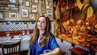 Aurora Bofarull, directora del restaurante Los Caracoles: “‘Soy de Barcelona’, dijo en Bangkok papá, y gritaron: ‘¡Los Caracoles!’”