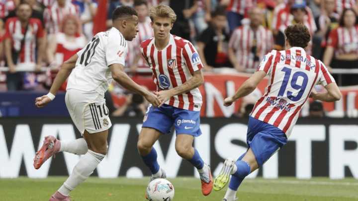"Sí, Julián se sienta en la mesa de Mbappé y Lamine"