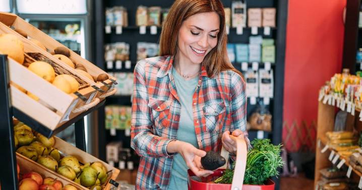 Doctor shares the one fruit he 'always buys organic' for 'incredible' taste