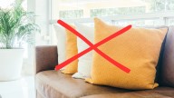 Adiós al sofá lleno de almohadones: la nueva tendencia que arrasará en 2026