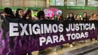 Exigen respeto al uso del vagón rosa y bloquean Av. Colón