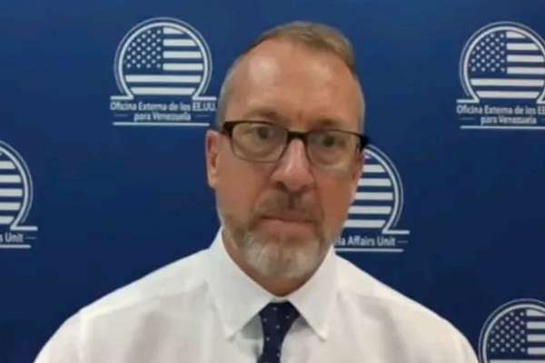 Jimmy Story admite que las sanciones fueron diseñadas para dañar la economía y obligar a Maduro a negociar