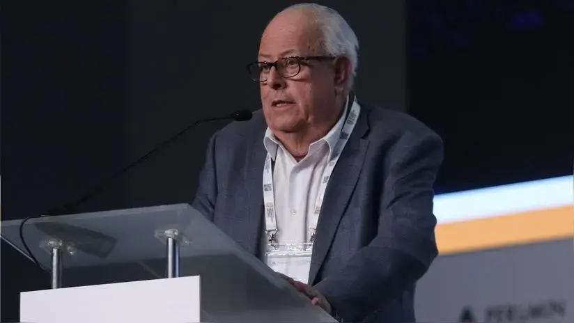 Julio Velarde en el Congreso: "Mientras tengamos instituciones sólidas, el efecto de las próximas elecciones será menor"