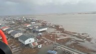 Un muerto y decenas de rescatados tras tormenta que azota a Alaska