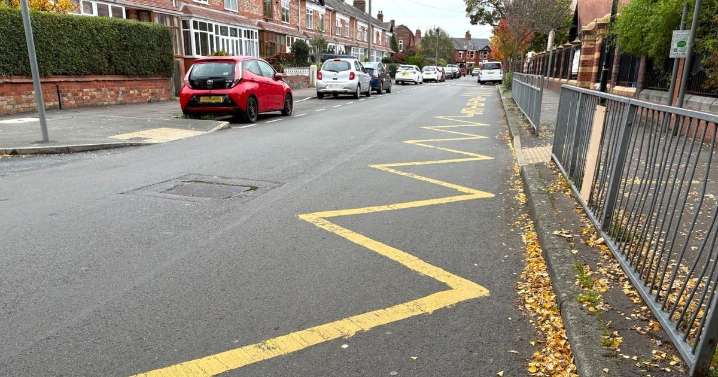 Parents to be fined £70 if they are caught parking badly at drop