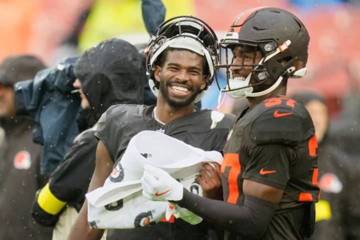 Browns' Shedeur Sanders questionable for Sunday with back injury