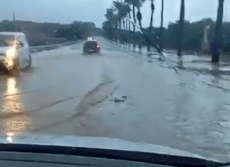 Activan el aviso naranja en la Costa de Huelva por las abundantes lluvias de este lunes