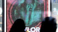 “Rowdy and Dirty”: The Life of an AMC Bartender Serving Taylor Swift’s Fan Army
