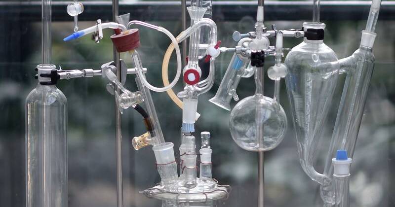 Nobel winning Aussie professor had big chemistry ideas
