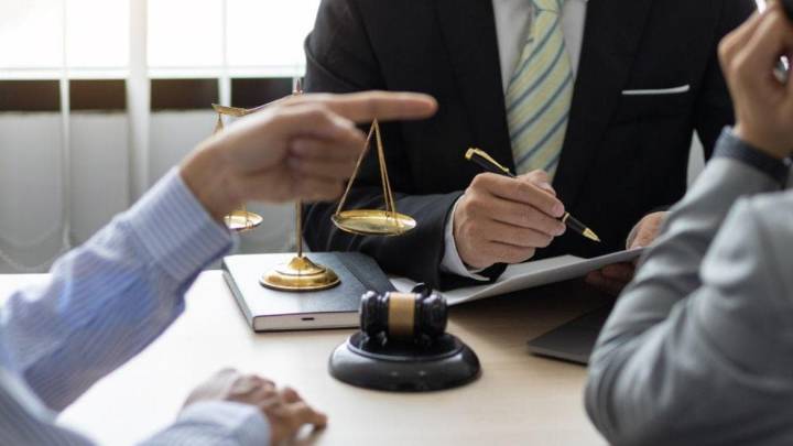 Young partners in law firms face growth crisis