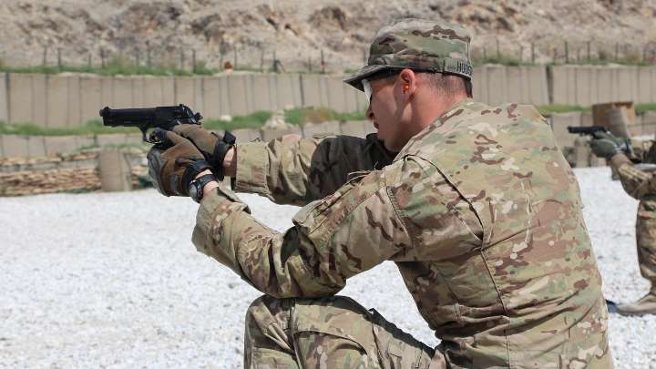 Hasta 8.300 euros por cuatro meses de servicio militar: el país europeo que quiere atraer nuevos soldados
