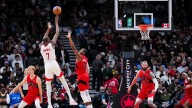 Houston Rockets imponen su estilo con victoria contundente sobre Toronto Raptors