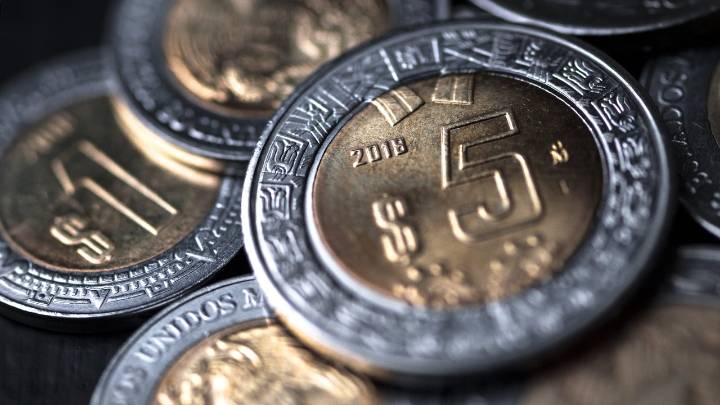 El peso se deprecia 1.45% en octubre