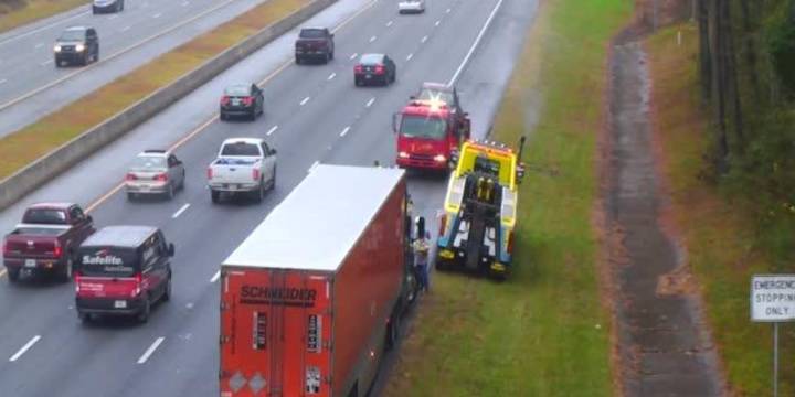 One in three drivers ignore move over laws, AAA study finds