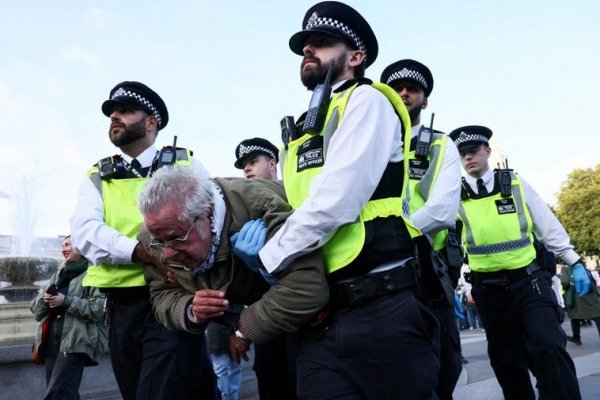 Una nueva protesta contra la ilegalización de Palestine Action se salda con 442 detenidos en Londres