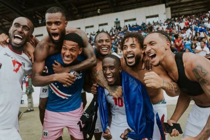 Locura africana. La histórica clasificación al Mundial de un país de 500 mil habitantes que buscó a un jugador por LinkedIn