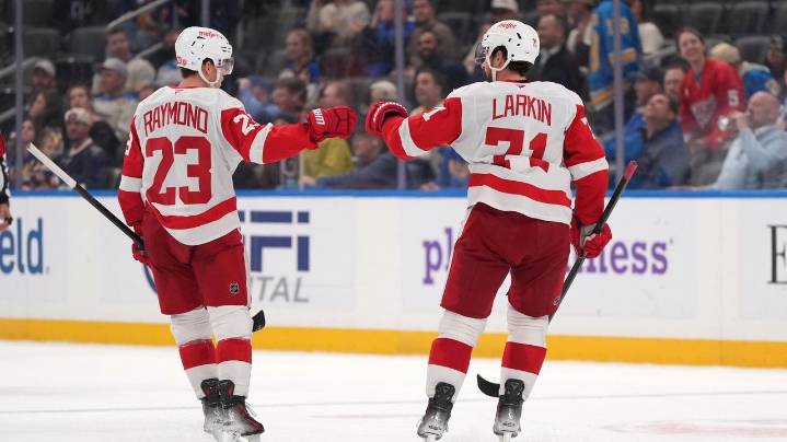 Dylan Larkin scores twice to help Red Wings beat Blues 5