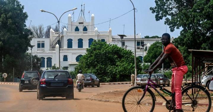 American missionary kidnapped from home in Niger's capital by armed men, sources tell CBS News