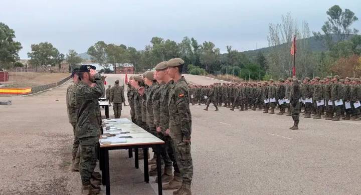 Más de 1.100 nuevos soldados completan su formación en el CEFOT de Cáceres