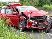 APARATOSO CHOQUE CONTRA TRÁILER POR ALCANCE