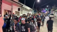 “No queremos ir a EE.UU.”: caravana de migrantes busca establecerse en México, pero la burocracia le pone otro muro