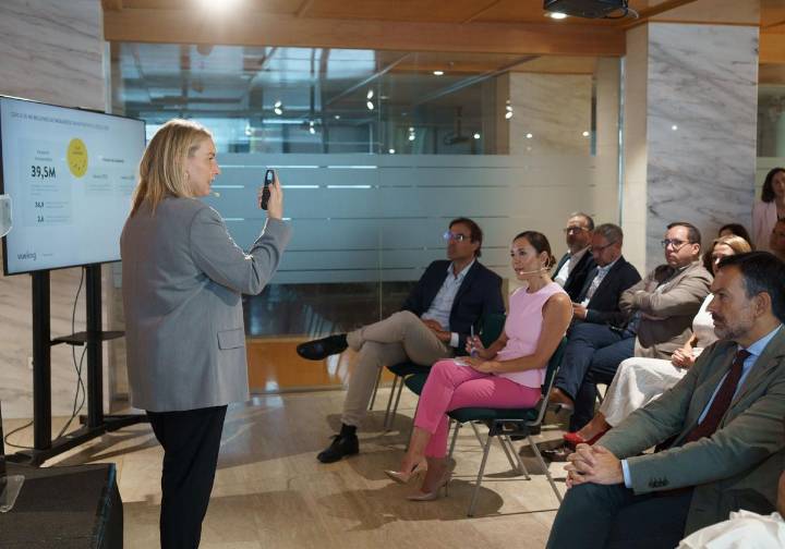 Vueling se refuerza en Canarias pero avisa del riesgo para la conectividad del retraso del pago por el 75%