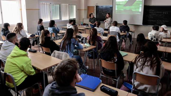 La Junta de Andalucía investiga si la niña de 14 años que se suicidó en Sevilla era acosada en su colegio
