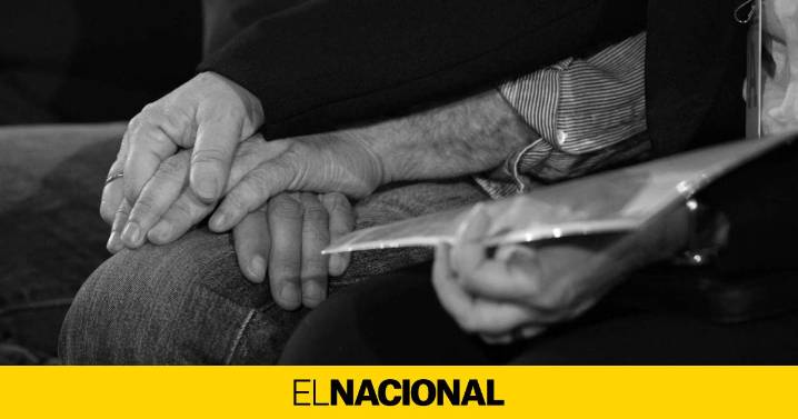 Felipe VI silencia la indignación de las víctimas con Mazón en las portadas españolas