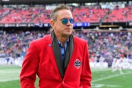 Drew Bledsoe Gives Strong QB Advice to Mike Vrabel After Praising Patriots HC Drew Bledsoe is as impressed with Patriots QB as the next guy, but he thinks Mike Vrabel must handle him with care. Amit K